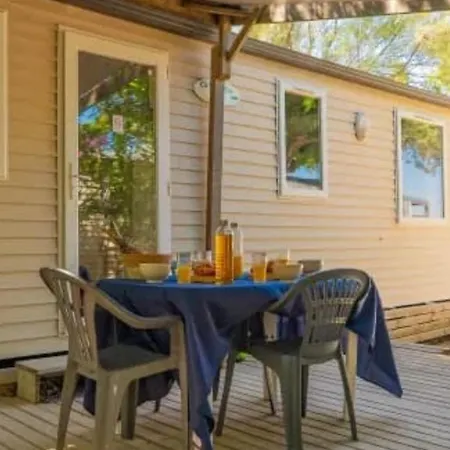 Mobil-home Confortable Et Climatise - 6 Pers. - Api-1-52-2758 * Vic-la-Gardiole