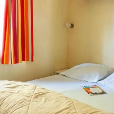 Mobil-home Confortable Et Climatisé - 6 Pers. - Api-1-52-2758