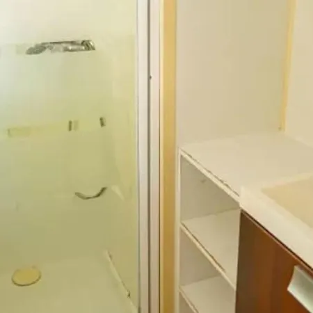 Mobil-home Confortable Et Climatisé - 6 Pers. - Api-1-52-2758 * Vic-la-Gardiole
